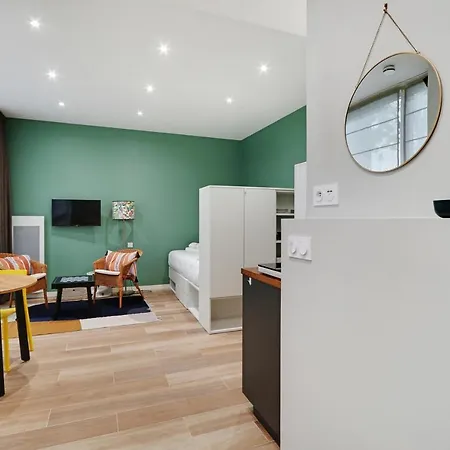 Pick A Flat's Apartment near Eiffel Tower - Allée Marguerite Yourcenar-3